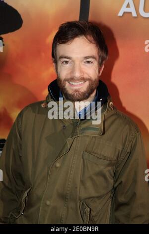 Jonathan Lambert partecipa al generale del nuovo spettacolo del Cirque Eloize tenutosi al Rex di Parigi, in Francia, il 17 marzo 2012. Foto di ABACAPRESS.COM Foto Stock