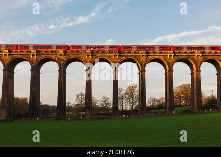 Inghilterra, East Sussex, Balcombe, il viadotto ferroviario vittoriano aka Ouse Valley Viadotto sulla Londra a Brighton Railway Foto Stock