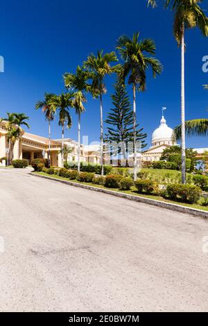 Edificio principale di Palau capitale Nazionale, Ngerulmud, Melekeok, Isola di Babeldaob, Palau, Micronesia, Oceania Foto Stock