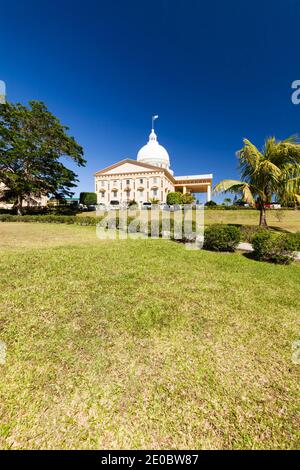 Edificio principale di Palau capitale Nazionale, Ngerulmud, Melekeok, Isola di Babeldaob, Palau, Micronesia, Oceania Foto Stock