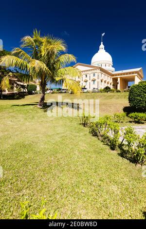 Edificio principale di Palau capitale Nazionale, Ngerulmud, Melekeok, Isola di Babeldaob, Palau, Micronesia, Oceania Foto Stock