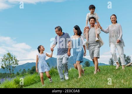 La felicità della famiglia nei sobborghi Foto Stock