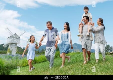 La felicità della famiglia nei sobborghi Foto Stock