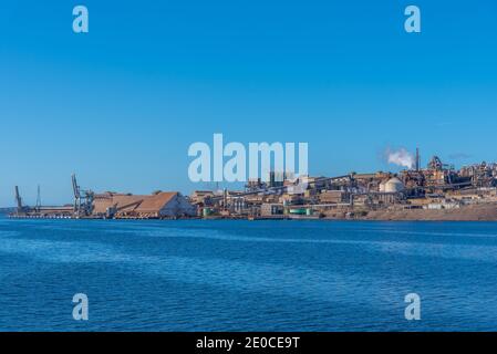 Fonderia di zinco sulla riva del fiume Derwent a Hobart, Australia Foto Stock