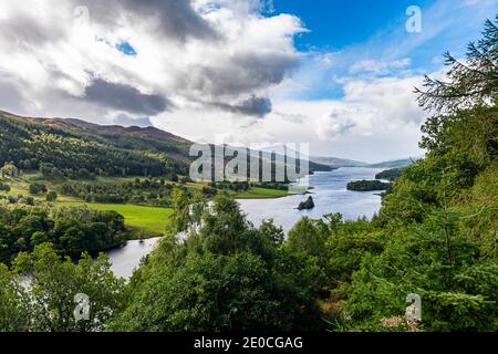 Queens View Over Loch Tummel, Perthshire, Highlands, Scozia, Regno Unito, Europa Foto Stock