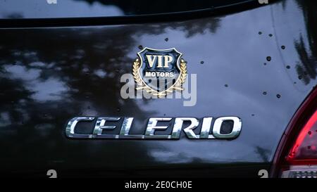 Galle, Sri Lanka- 06 06 2020: Logo del veicolo e marchio VIP nella parte posteriore della vettura da vicino. Foto Stock