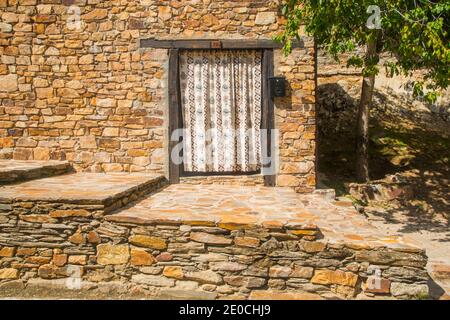 La facciata della casa. La Hiruela, provincia di Madrid, Spagna. Foto Stock