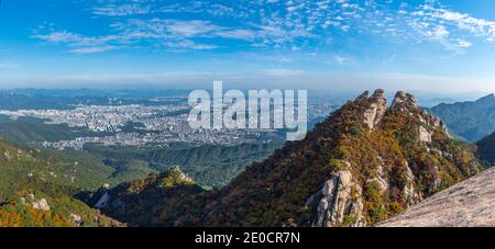 Veduta aerea di Seoul dal parco nazionale di Bukhansan, Repubblica di Corea Foto Stock