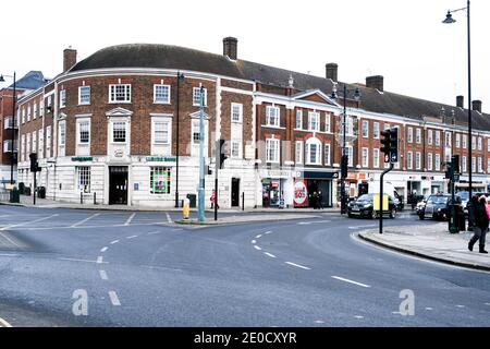 Londra UK, dicembre 31 2020, High Street Branch of Lloyds Bank Building Exterior Foto Stock