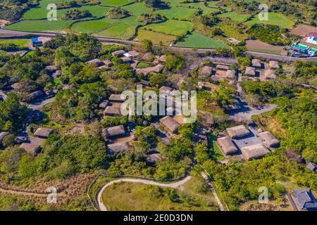 Veduta aerea del villaggio Folk di Jeju nella Repubblica di Corea Foto Stock