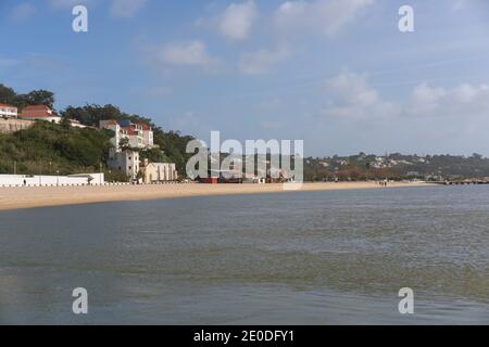 Foz do Arelho villaggio con bella spiaggia, in Portogallo Foto Stock