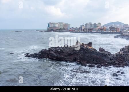 Yongduam Rock a Jeju City, Repubblica di Corea Foto Stock