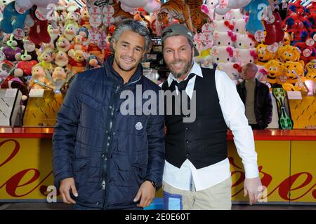 Farid Khider e Anthony Kaplan l'immagine di Christophe Mae che partecipa alla giornata di apertura dell'annuale Foire du Trone a beneficio di 'Enfants de la terre' tenutosi a Parigi, in Francia, il 2012 aprile. Foto di Alban Wyters/ABACAPRESS.COM Foto Stock