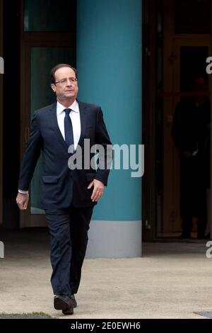 Il candidato del Partito Socialista d'opposizione francese (PS) alle elezioni presidenziali del 2012 Francois Hollande è stato raffigurato a Tulle, in Francia, il 06 maggio 2012. Foto di Stephane Lemouton/ABACAPRESS.COM. Foto Stock