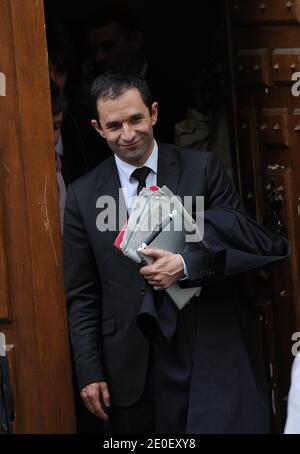 Benoit Hamon lascia la sede della campagna elettorale del presidente eletto Francois Hollande a Parigi, in Francia, il 9 maggio 2012. Foto di Mousse/ABACAPRESS.COM Foto Stock