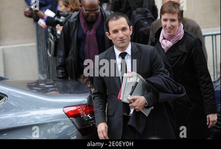 Benoit Hamon lascia la sede della campagna elettorale del presidente eletto Francois Hollande a Parigi, in Francia, il 9 maggio 2012. Foto di Mousse/ABACAPRESS.COM Foto Stock