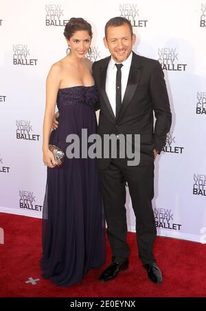 L'attore francese Dany Boon con sua moglie Yael Harris partecipa al New York City Ballet Spring Gala 2012 al David Koch Theatre al Lincoln Center di New York City, NY, USA il 10 maggio 2012. Foto di Charles Guerin/ABACAPRESS.COM Foto Stock