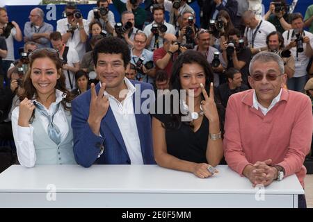 L-R : Menna Shalaby, Bassem Samra, Nahed El Sebai e il regista Yousri Nasrallah hanno visto in una foto di 'Baad El Mawkeaaa' al 65esimo Festival del Cinema di Cannes, a Cannes, in Francia, il 17 maggio 2012. Foto di Frederic Nebinger/ABACAPRESS.COM Foto Stock
