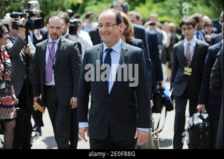 Il presidente francese Francois Hollande arriva all'ambasciata francese a Washington, DC, USA il 18 maggio 2012. Foto di Olivier Douliery/ABACAPRESS.COM Foto Stock