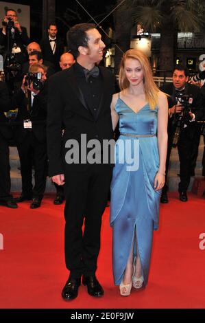 Brandon Cronenberg e Sarah Gadon in posa durante la prima di 'gli zaffiri' al sessantacinquesimo festival di Cannes, a Cannes, Francia meridionale, il 19 maggio 2012. Foto di Aurore Marechal/ABACAPRESS.COM Foto Stock