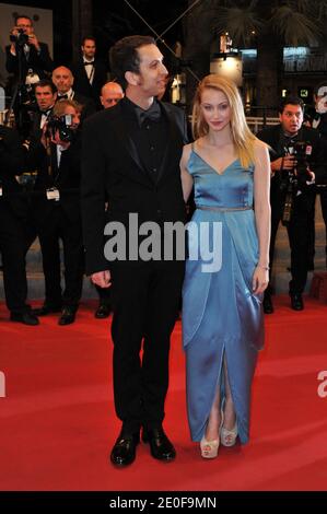 Brandon Cronenberg e Sarah Gadon in posa durante la prima di 'gli zaffiri' al sessantacinquesimo festival di Cannes, a Cannes, Francia meridionale, il 19 maggio 2012. Foto di Aurore Marechal/ABACAPRESS.COM Foto Stock