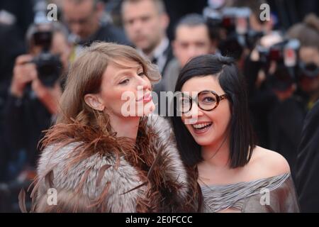 Sylvie Hoarau (a destra) e Aurele Saada della band musicale Brigitte arrivano per la proiezione di Vous N'avez Encore Rien Vu al 65° Festival di Cannes, a Cannes, in Francia, il 21 maggio 2012. Foto di Ammar Abd Rabbo/ABACAPRESS.COM Foto Stock