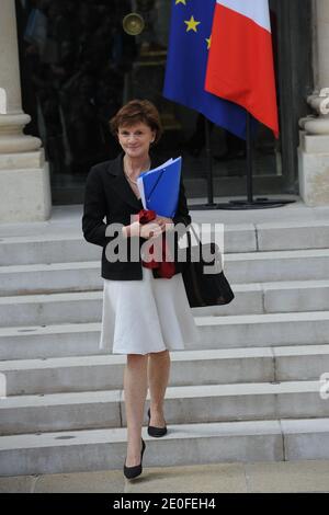 Il ministro francese junior per anziani e disabili Michele Delaunay lascia il palazzo presidenziale Elysee dopo la riunione settimanale del gabinetto a Parigi, in Francia, il 23 maggio 2012. Foto di Mousse/ABACAPRESS.COM Foto Stock