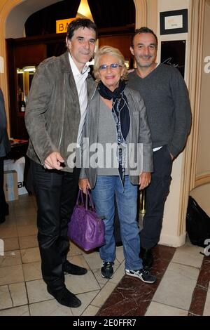 (L-R) Tex, Veronique de Villele e Pascal Sellem alla conferenza stampa "Mondial la Marseillaise a Petanque" tenutasi a Parigi il 23 maggio 2012. Foto di Alban Wyters/ABACAPRESS.COM Foto Stock