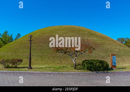 Tomba di Cheonmachong al parco di Tumuli a Gyeongju, Repubblica di Corea Foto Stock