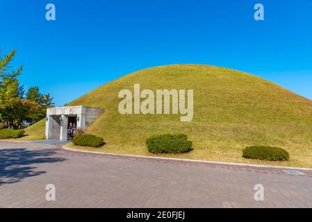 Tomba di Cheonmachong al parco di Tumuli a Gyeongju, Repubblica di Corea Foto Stock