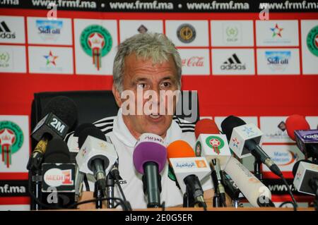 Eric Gerets, allenatore di squadra marocchino, guarda durante la partita di qualificazione della sua squadra per la Coppa del mondo 2014 contro la Costa d'Avorio, a Marrakech, Marocco, il 9 giugno 2012. Foto di William Stevens/ABACAPRESS.COM Foto Stock