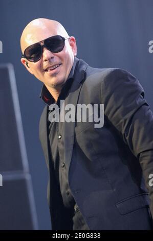 ARMANDO Christian Perez, rapper E produttore discografico STATUNITENSE, aka Pitbull, suona dal vivo presso la sala concerti Zenith di Parigi, in Francia, il 14 giugno 2012. Foto di Nicolas Briquet/ABACAPRESS.COM Foto Stock