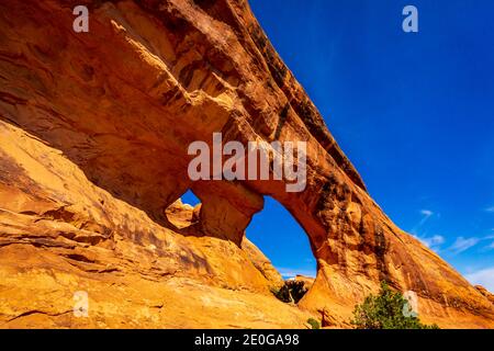 Divisorio arco nel giardino del diavolo, Arches National Park, Utah Foto Stock