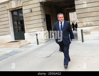 Xavier Bertrand, neoeletto deputato francese dell'UMP, arriva all'assemblea nazionale francese a Parigi, in Francia, il 18 giugno 2012. Foto di Mousse/ABACAPRESS.COM Foto Stock