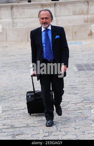 Olivier Dassault, neoeletto deputato francese UMP, arriva all'assemblea nazionale francese a Parigi, in Francia, il 18 giugno 2012. Foto di Mousse/ABACAPRESS.COM Foto Stock
