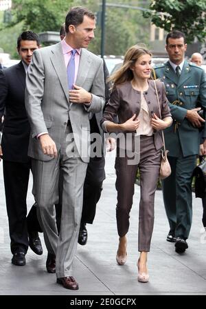 Il principe ereditario Felipe di Spagna e la moglie Crown Princess Letizia arriveranno all'edificio del canale televisivo Univision a New York City, NY, USA il 22 giugno 2012. Foto di Charles Guerin/ABACAPRESS.COM Foto Stock