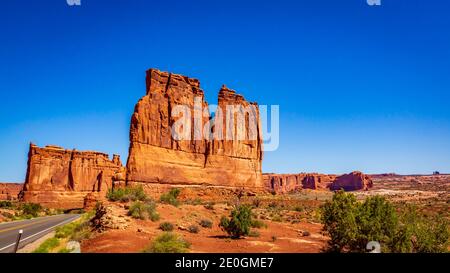 La formazione rocciosa dell'organo e la Torre di Babele nel Parco Nazionale di Arches, Utah Foto Stock