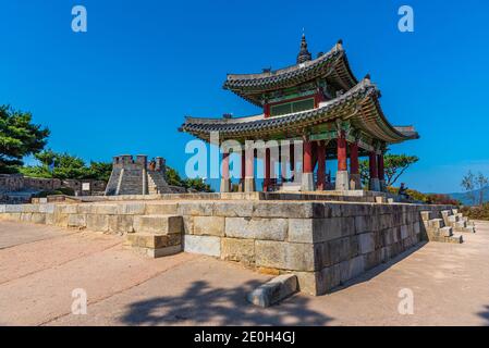 Hwaseong Jangdae alla fortezza di Hwaseong a Suwon, Repubblica di Corea Foto Stock