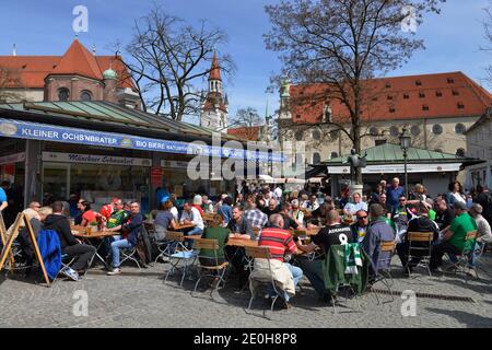 Kleiner Ochs'nbrater, Viktualienmakt, Monaco di Baviera, Deutschland Foto Stock