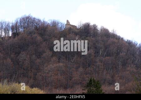 Contea di Covasna, Romania. Le rovine del medievale Castello Balvanyos. Foto Stock