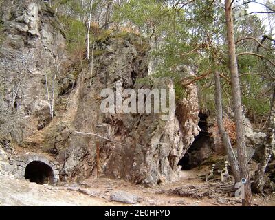 Contea di Covasna, Romania. La grotta sulfurea di Turia, entrata alla vecchia miniera ora utilizzata per scopi terapeutici. Foto Stock