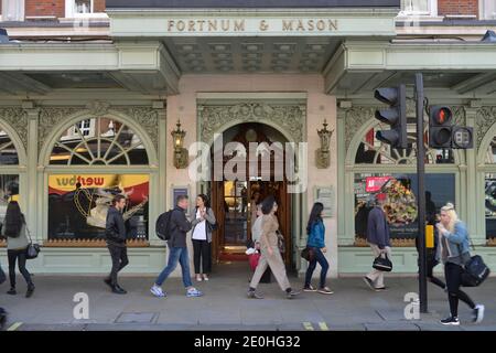 Fortum & Mason, Piccadilly Street, Londra, Inghilterra, Grossbritannien Foto Stock