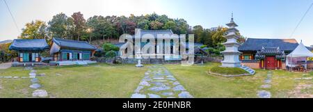 GWANGJU, COREA, 21 OTTOBRE 2019: Tempio di Wonhyosa nel parco nazionale di Mudeungsan nella Repubblica di Corea Foto Stock