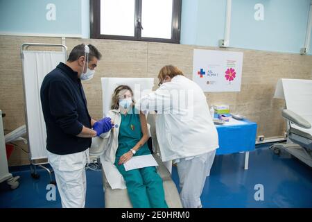 Roma, Italia. 01 gennaio 2021. Le prime persone vaccinate nel 2021 all'Ospedale Santo Spirito di Roma (Foto di Matteo Nardone/Pacific Press/Sipa USA) Credit: Sipa USA/Alamy Live News Foto Stock