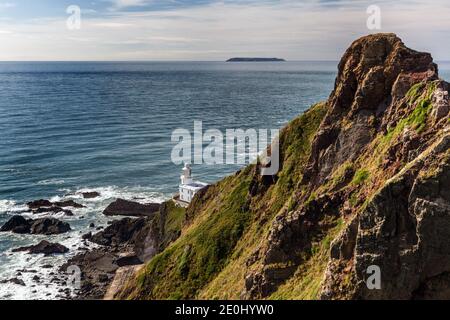 Faro di Hartland Point sulla costa settentrionale del Devon, Inghilterra. Foto Stock