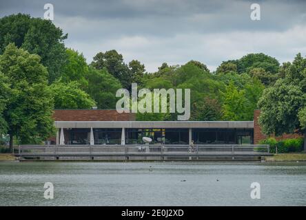 Museum fuer Ostasiatische Kunst, Aachener Weiher, Universitaetsstrasse, Koeln, Nordrhein-Westfalen, Deutschland Foto Stock