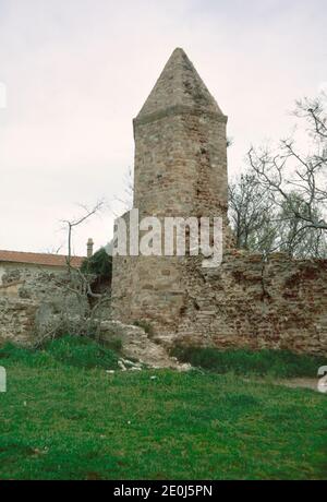 Frejus - importante città del mercato romano nel sud-est della Francia con molti resti architettonici impressionanti. Lanterne Auguste - Faro romano. Scansione di archivio da un vetrino. Aprile 1971. Foto Stock