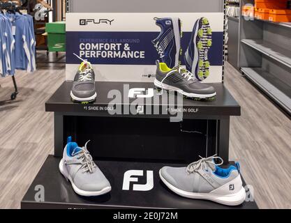 Scarpe da golf Footjoy in vendita, Dick's Sporting Goods, Columbia Mall, Kennewick, Washington Sate, USA Foto Stock