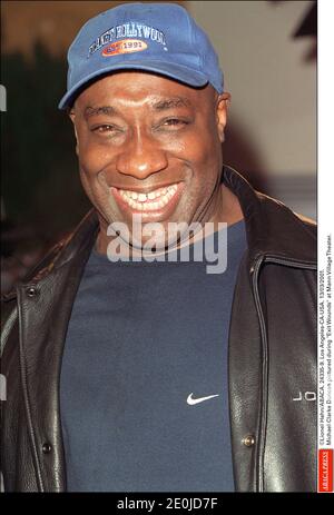 Michael Clarke Duncan, la stella del Green Mile nominata Oscar, è morto dopo quasi due mesi di trattamento a seguito di un attacco di cuore in luglio. Il pubblicista ha rilasciato una dichiarazione dal partner di Duncan, il Rev. Omarosa Manigault-Stallworth, dicendo che l'attore di 54 anni è morto lunedì mattina in un ospedale di Los Angeles. File photo : ©Lionel Hahn/ABACA. 24335-9. Los Angeles-CA-USA. 13/03/2001. Michael Clarke Duncan ha ritratto durante le ferite di uscita al Mann Village Theatre. Foto Stock