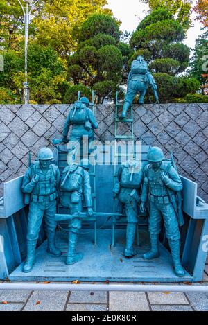 INCHEON, COREA, 25 OTTOBRE 2019: Scultura che commemora l'atterraggio al porto di Incheon nella sala commemorativa dell'operazione di sbarco di Incheon nella Repubblica di Corea Foto Stock
